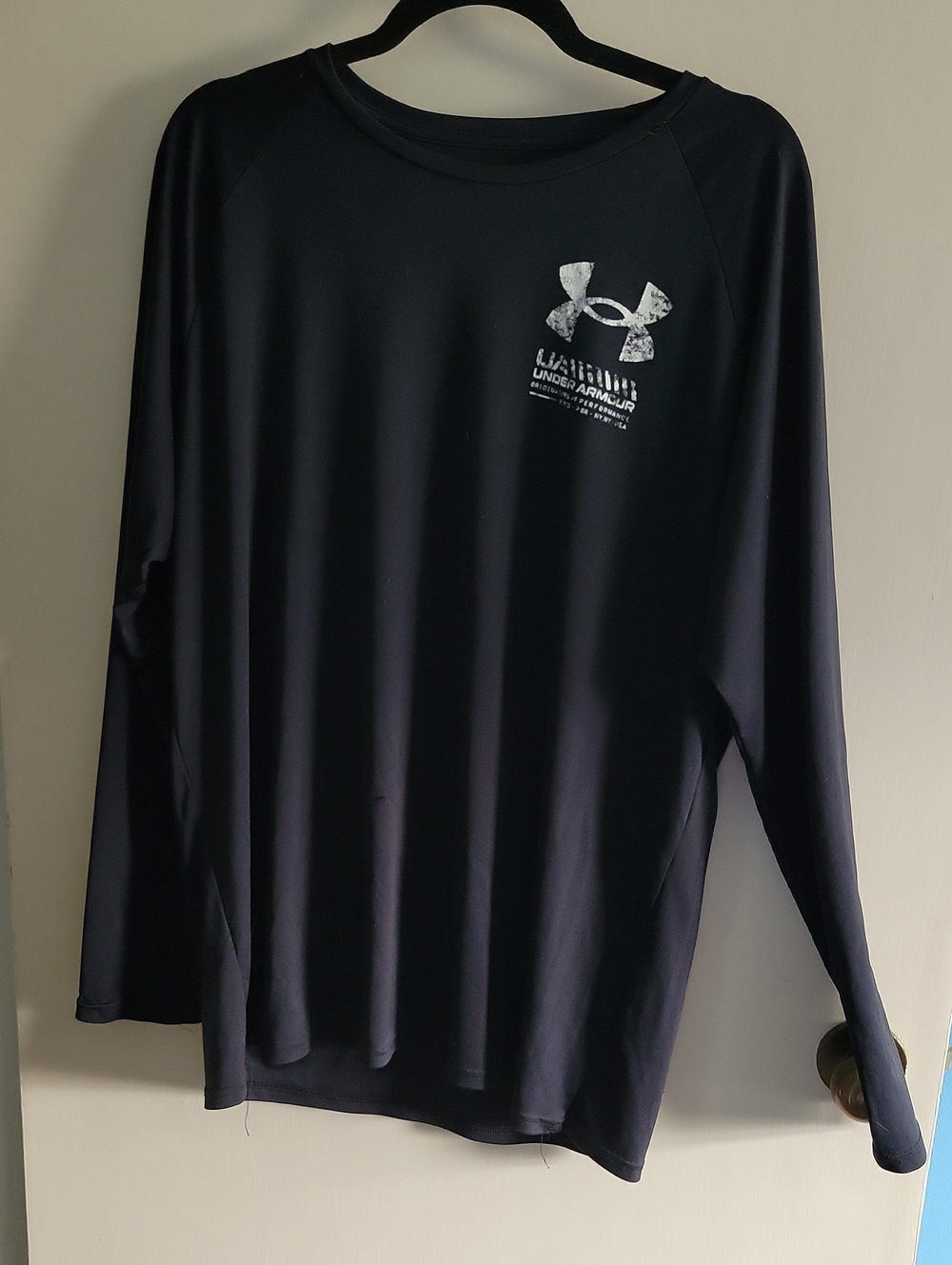 Under Armour Men’s Long Sleeve Performance Shirt - Black